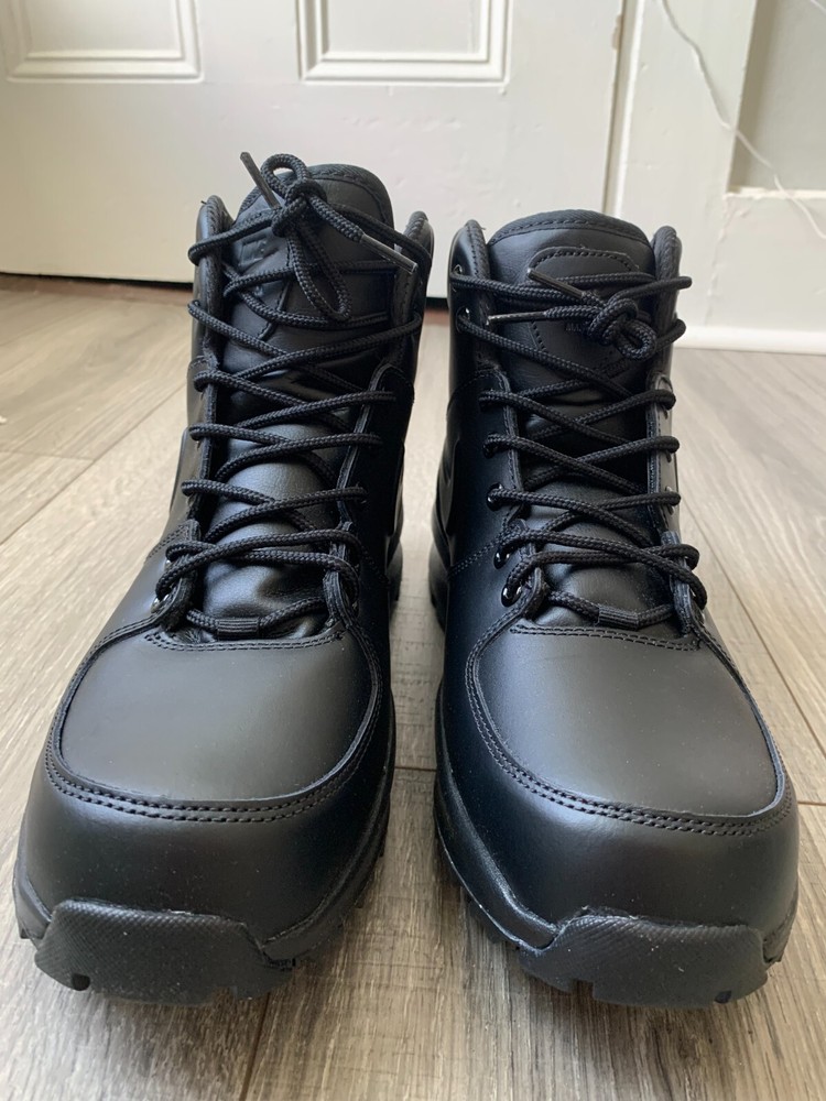 Men Nike Manoa Leather Lace-Up Boots in Black
