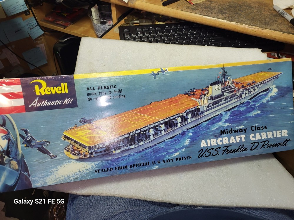Revell USS Franklin D Roosevelt Aircraft Carrier Model Sealed Box #0307