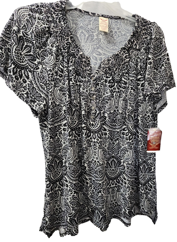Faded Glory womans' size 2X Black and white paisley top. NEW with tags