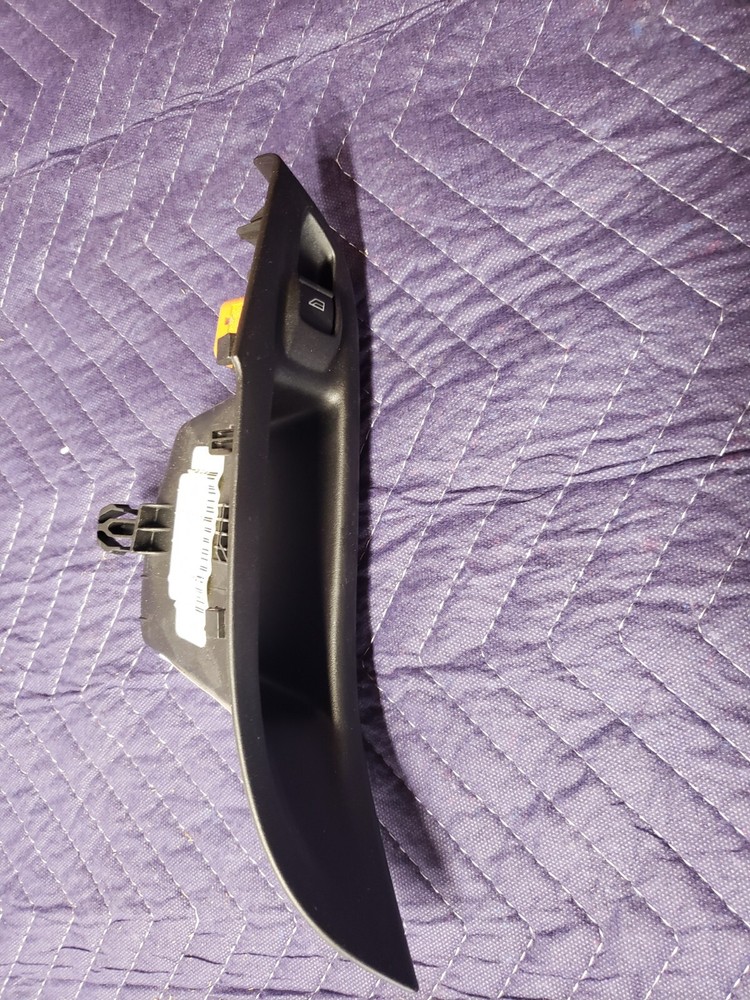 15-18 Ford Focus OEM LH Rear Door Window Control Switch Panel 1048