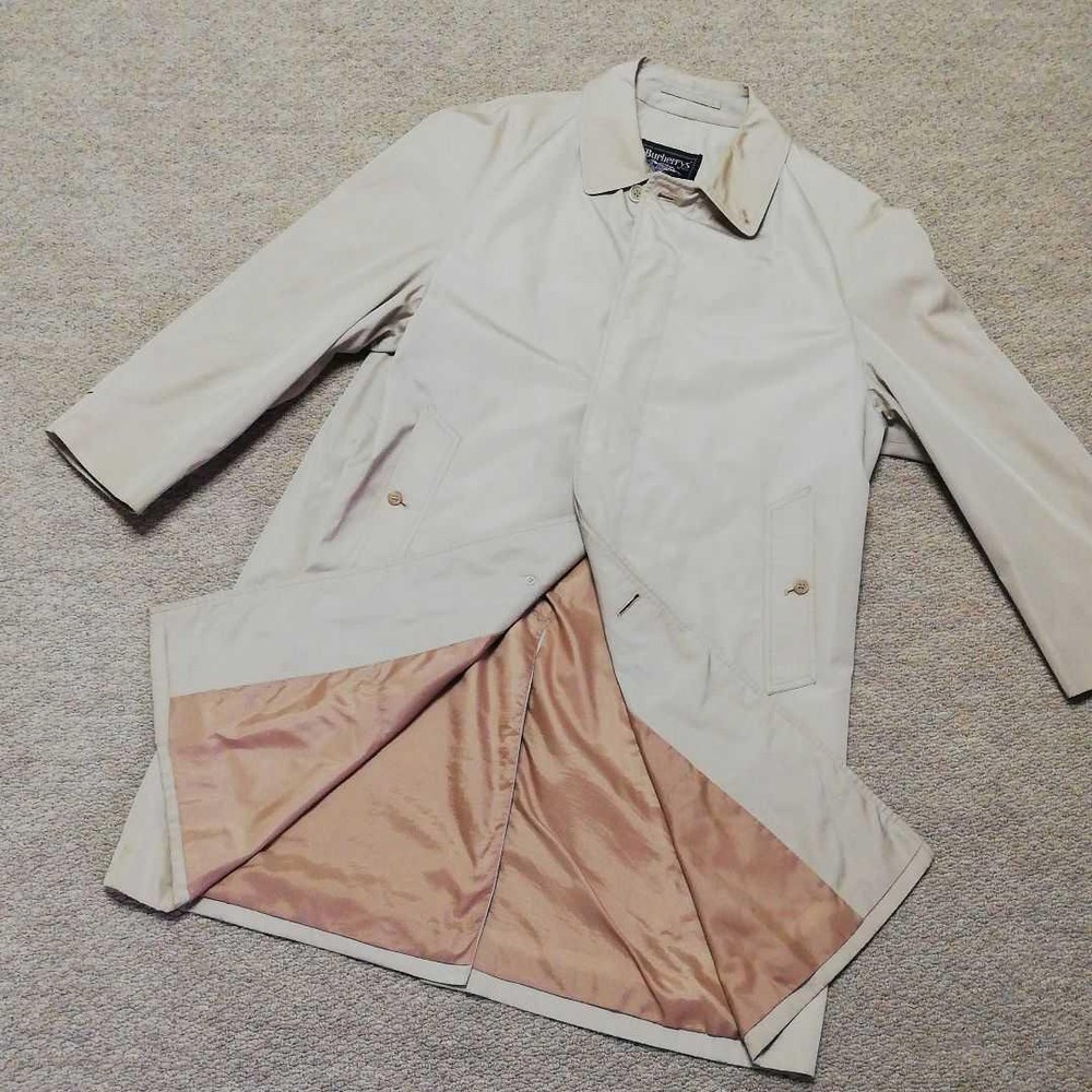 Burberry trench coat Woman from Japan