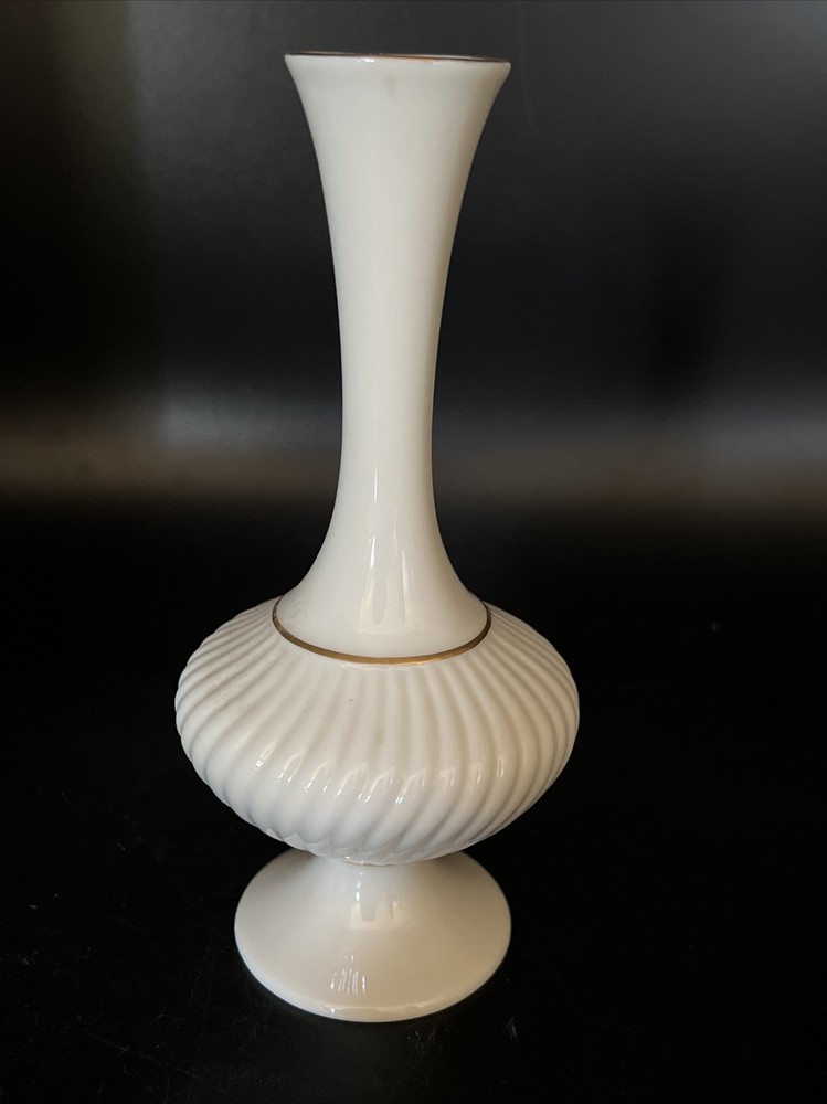 Vintage Lenox 7” Ivory Bud Vase 24k Gold Trim Beautiful  Perfect Stamped
