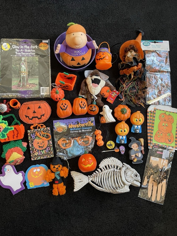 VTG Halloween Decor Huge Lot-Pumpkins/Figures/Plastic/Minis/Bags Rare Unique HB1