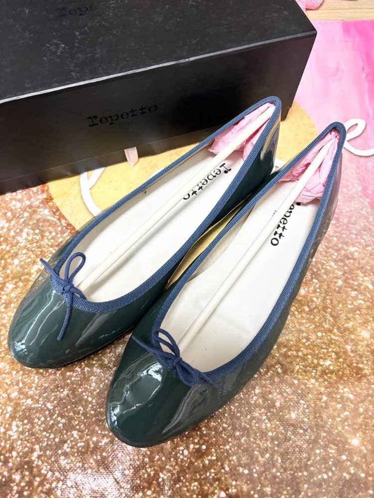 Rare Repetto Green Enamel Ballet Flats Size 39 Women's Shoes with Box & Dust Bag