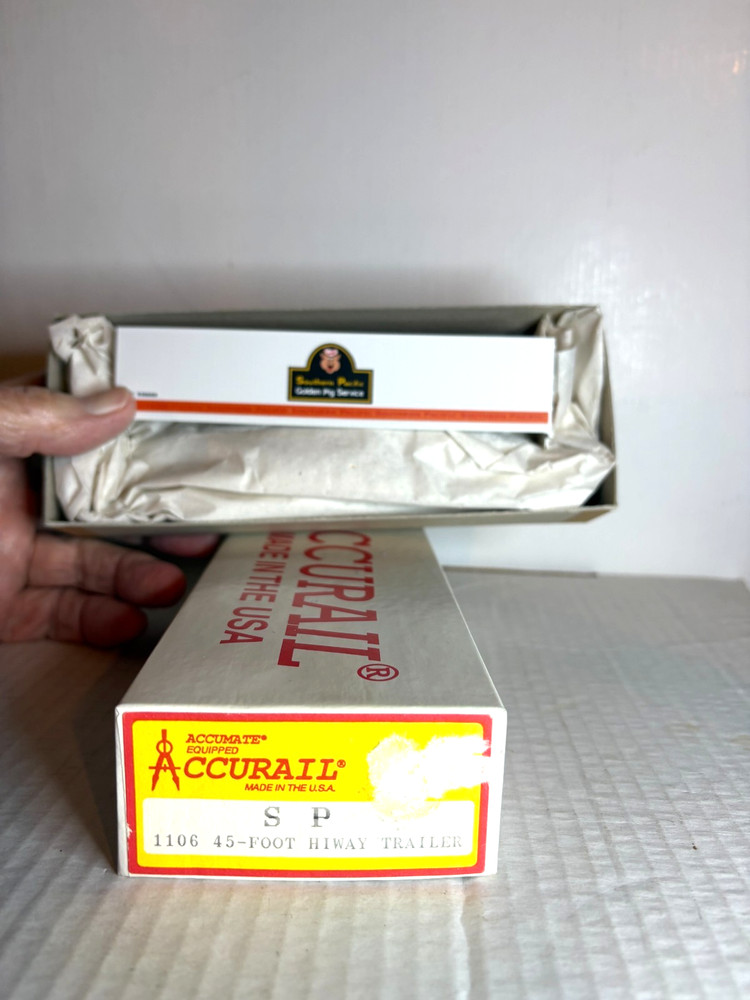 ACCURAIL #1106  Southern Pacific 45' Box Trailer #936888  KIT   H.O.  1:87