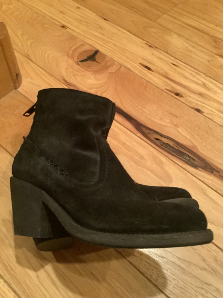 Frye sude black women shoes size 5.5 new without box