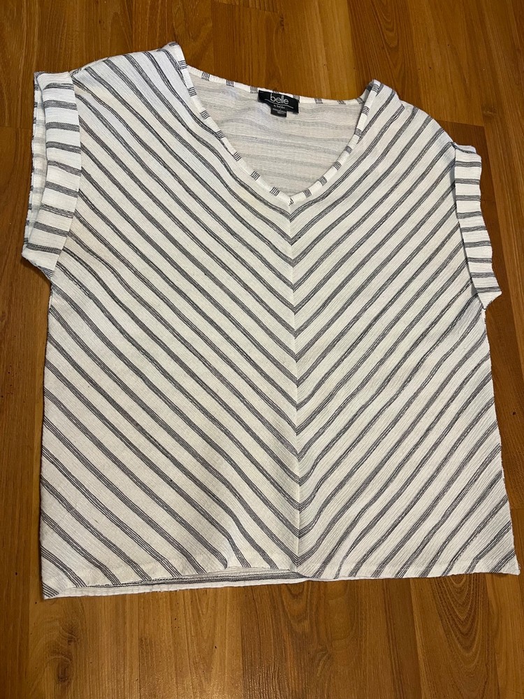 Belle By Bell Dino Comfort Womens White V Neck Top Shirt Size M