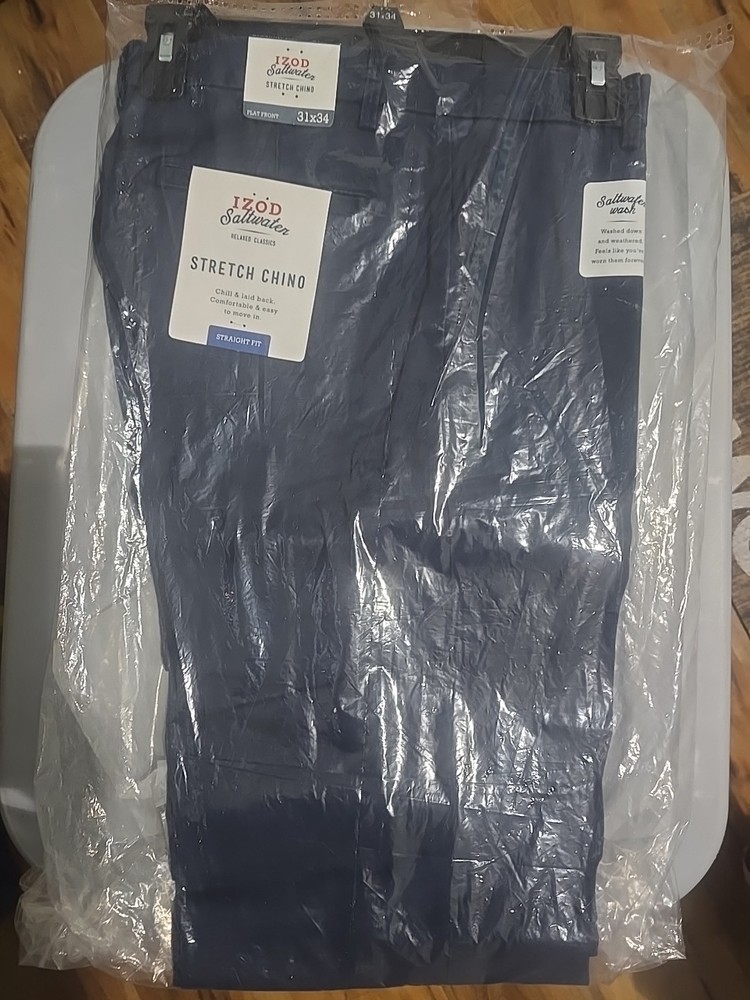 IZOD Men's Saltwater Stretch Flat Front Straight Fit Chino