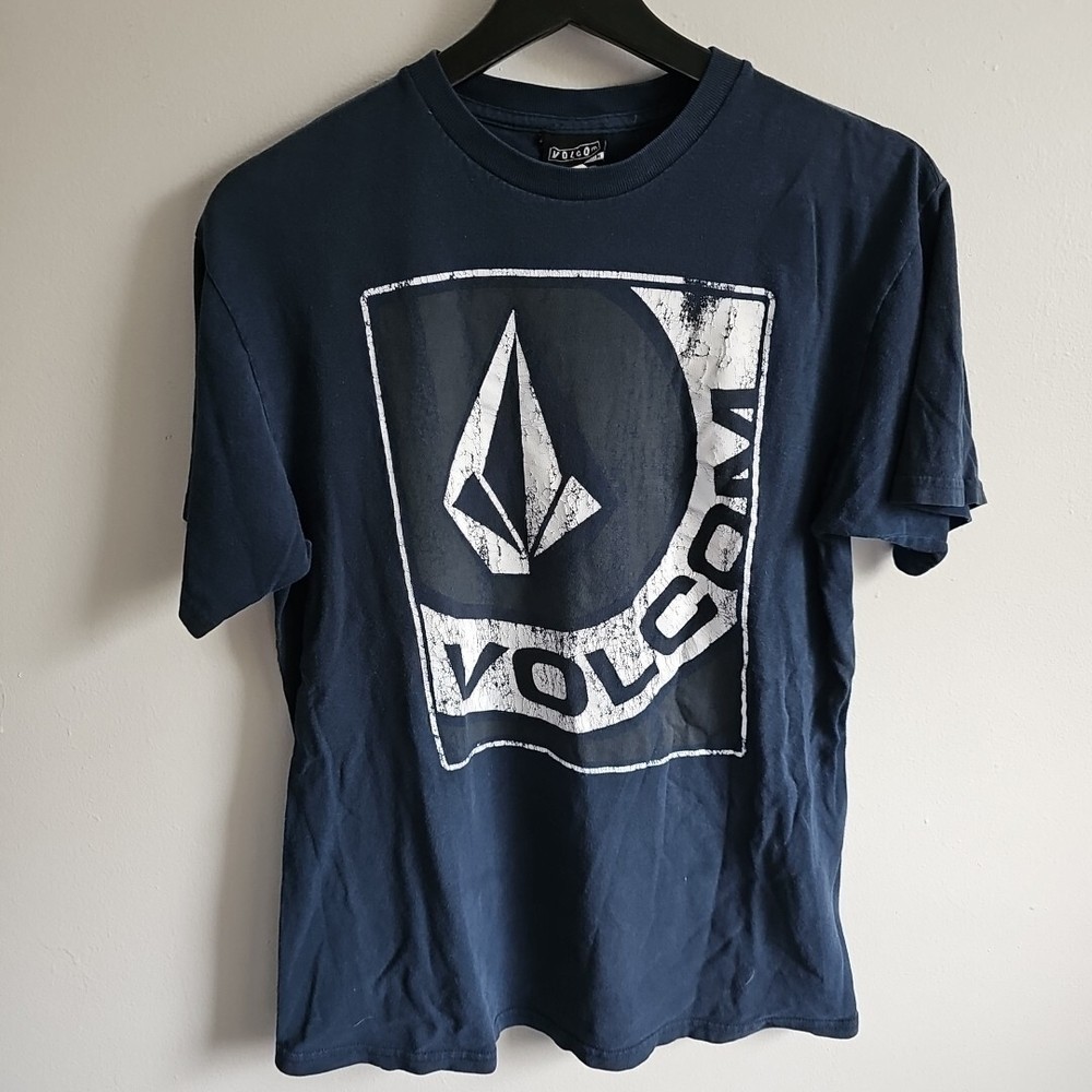 Volcom Size Medium Blue and White Distressed Logo Short Sleeve Shirt