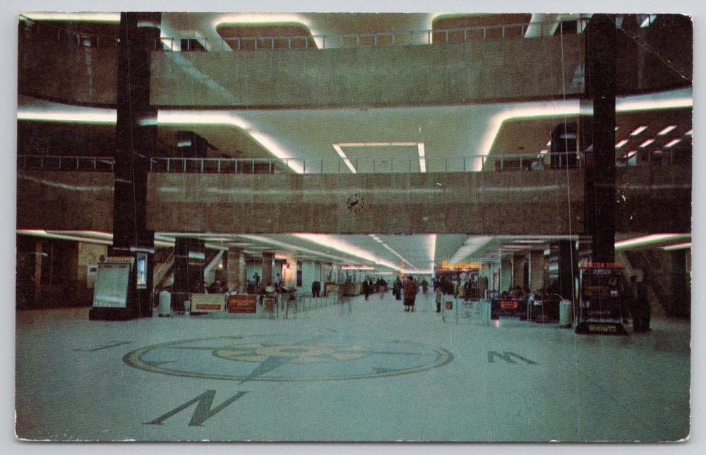 Vintage GREATER PITTSBURGH AIRPORT Terminal Interior Plastichrome Postcard
