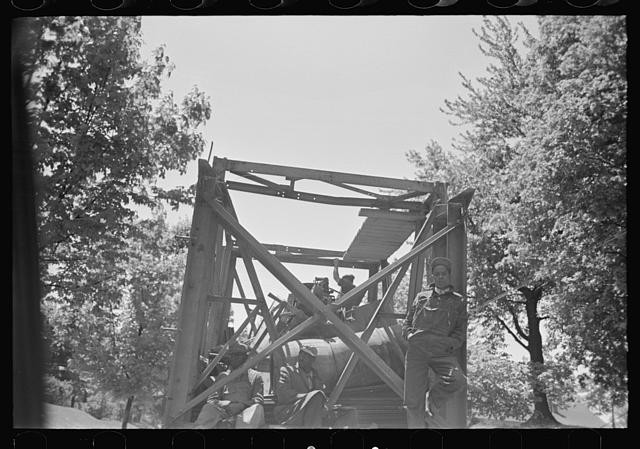 Photo:Owensboro Kentucky 1938 Farmer Waiting for Liquid Feed Load Line
