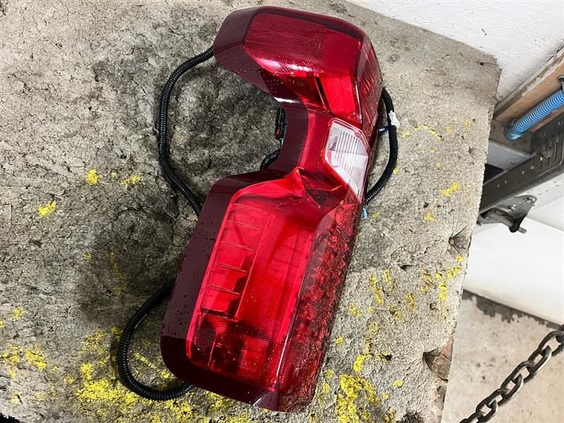 19-23 Silverado 1500 Pickup LED Tail Light with Box - Part 2903871