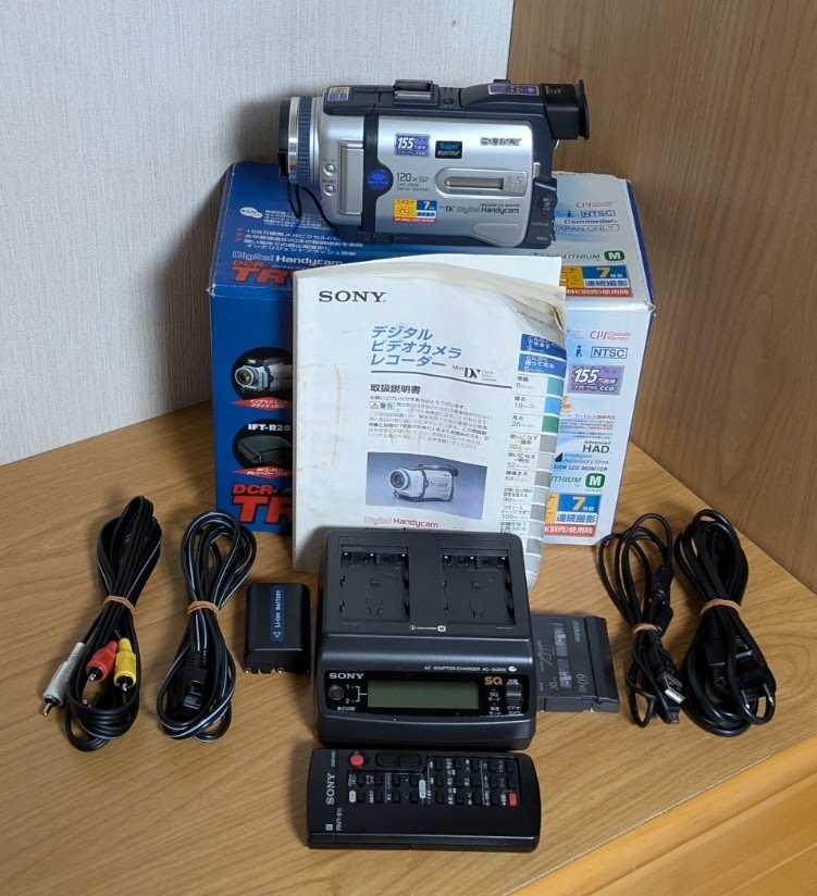 SONY DCR-TRV30 Handycam Camcorder NightShot MiniDV Japanese only Excellent