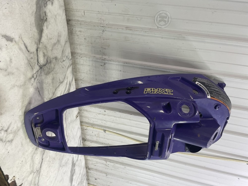 96 Yamaha Waverunner Wave Venture WVT 700 T Jet Ski front middle cover body dash