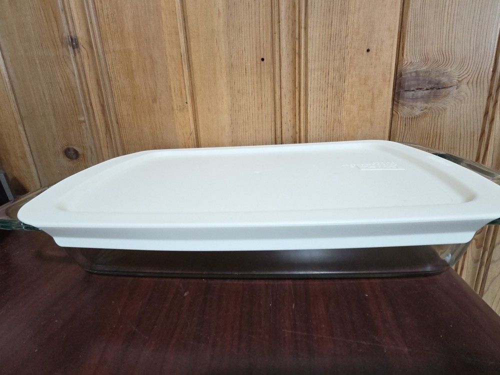 Pyrex C-233 3qt EasyGrab Glass BakingDish 9x13 W/Handles & Lid Lasagna