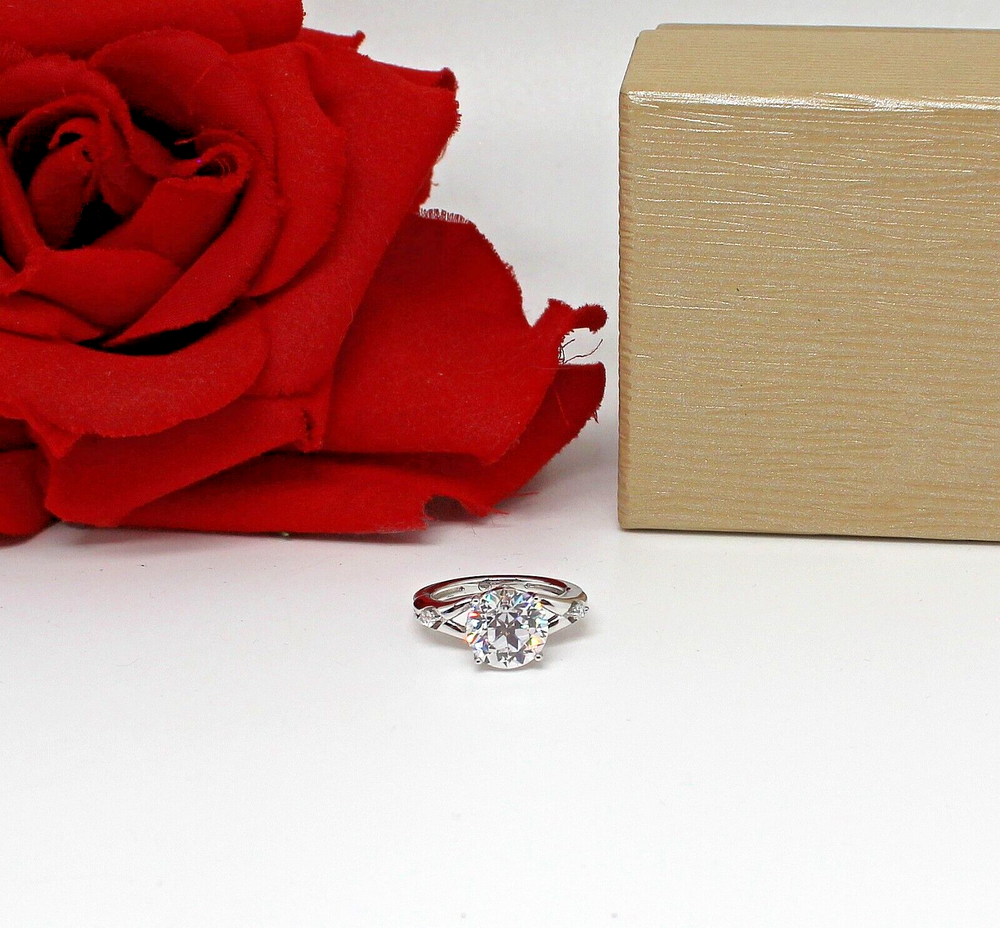 Gorgeous NIB Sparkling CZ  Cocktail Ring Size 5 4.31g  CAT RESCUE