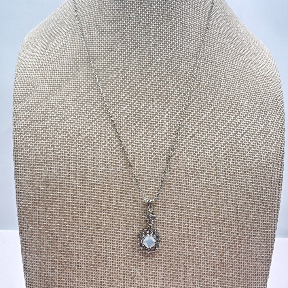 Vintage 90s SilverTone White Glass Pendant Necklace Boho Classic Fashion Jewelry