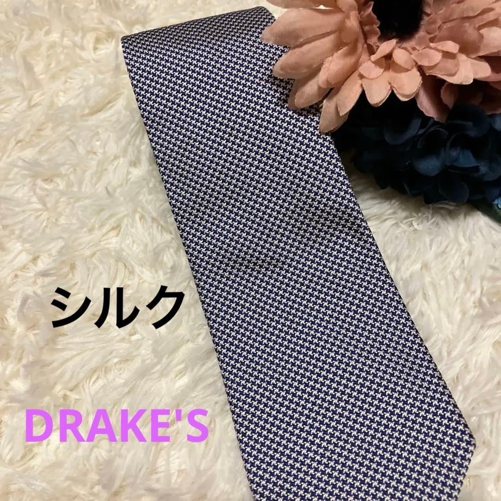 Drake's Necktie Tie All over Houndstooth pattern Handmade in England 100% Silk