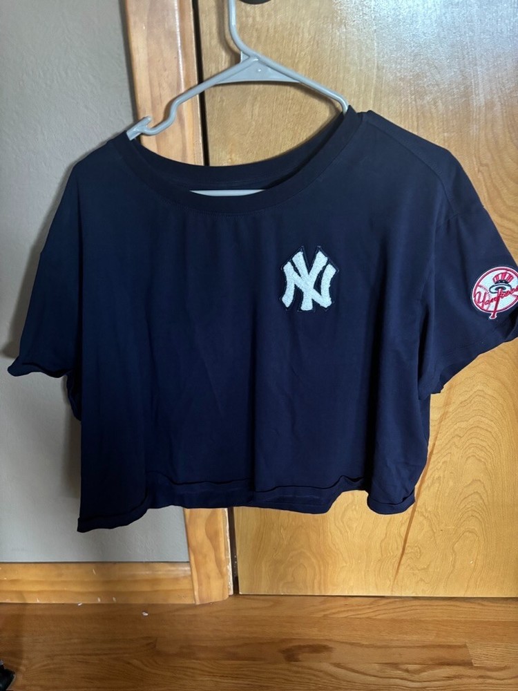 PRO STANDARD New York Yankees Womens Crop Tee Size XL with Patches