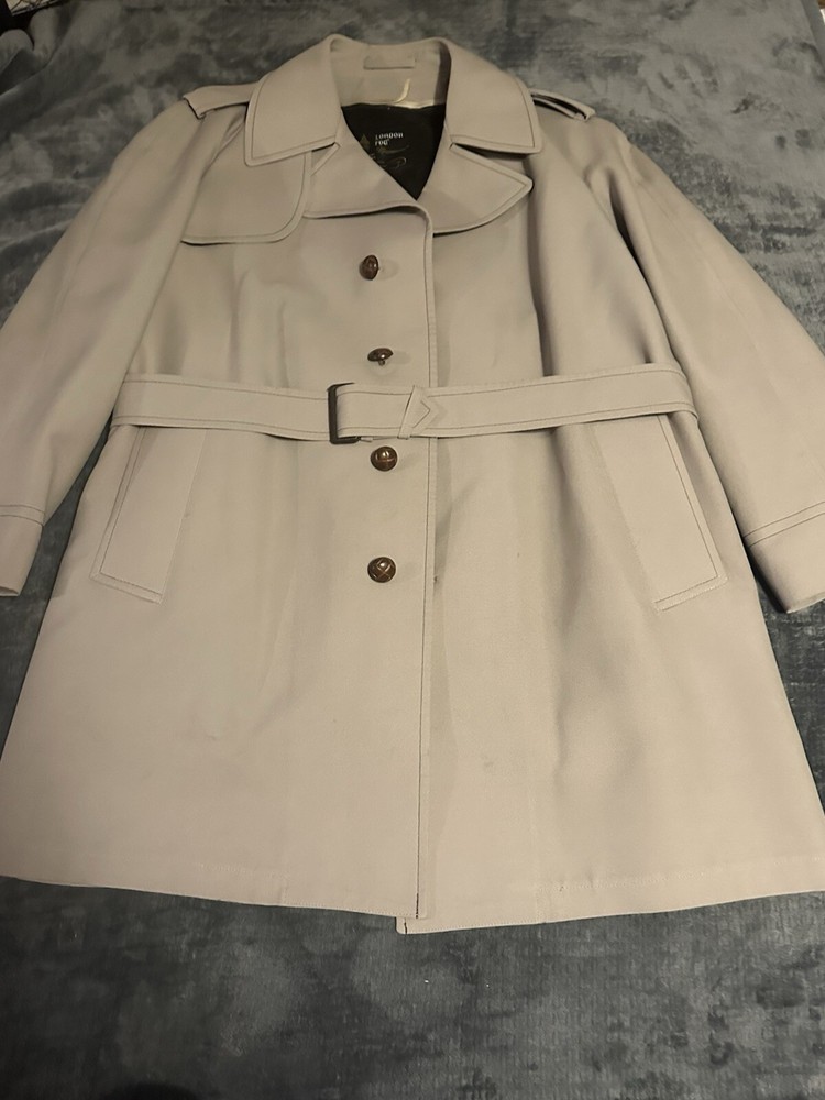London Fog Size 42 Regular Tan Long Trench Coat With Noted Flaws