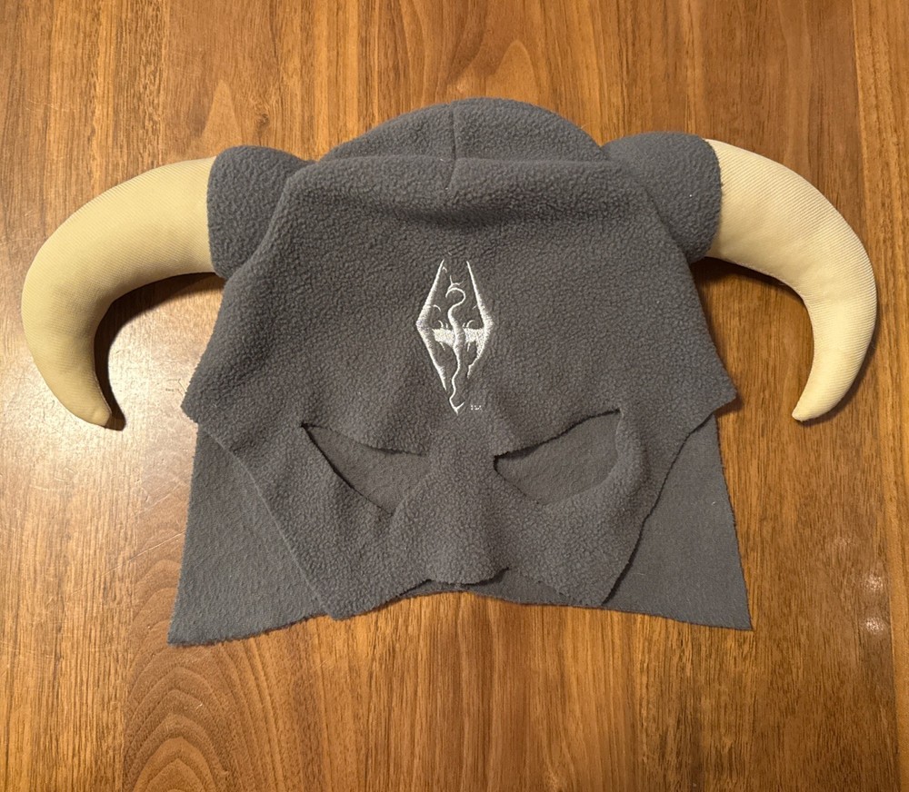 Elder Scrolls Skyrim Dragon Born Helmet Soft Knit Beanie Mask/Hat