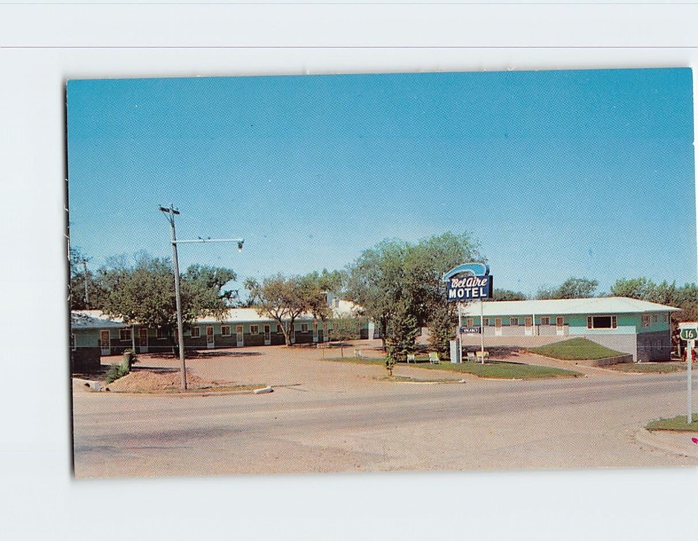 Postcard Bel Aire Motel Chamberlain South Dakota USA