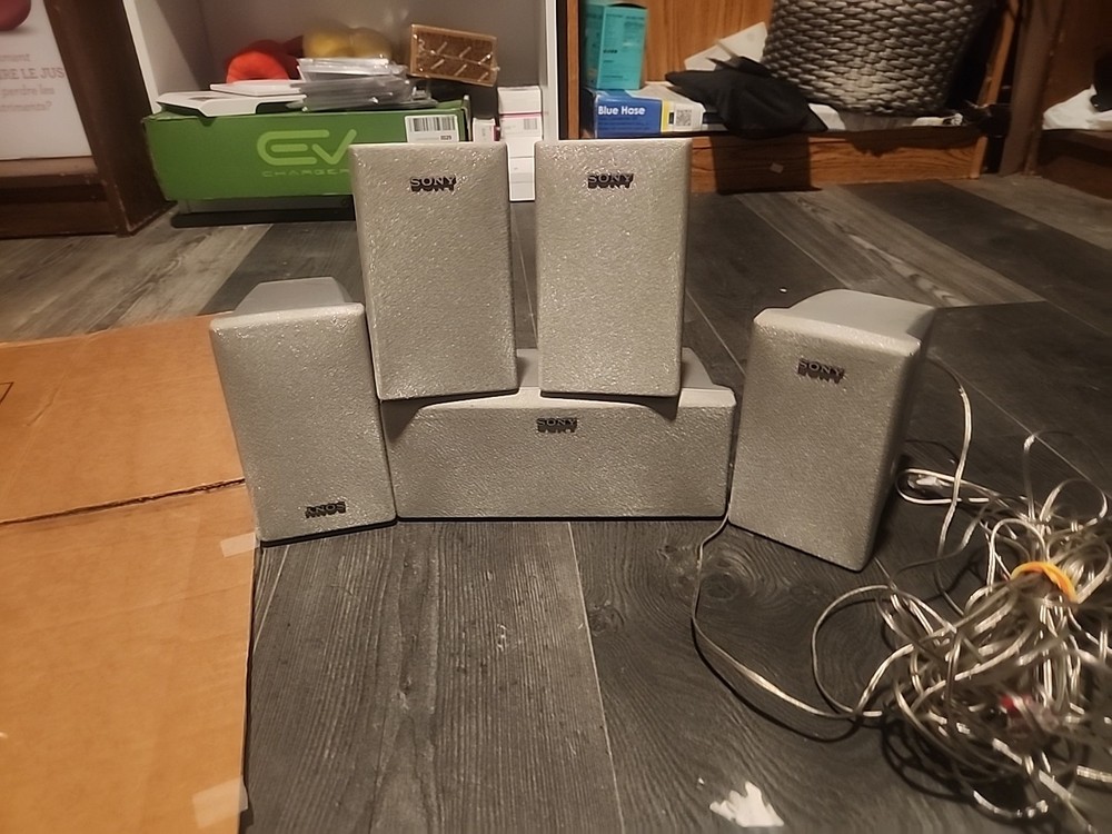 Set Of 5 SONY Surround Sound Speakers - 3 SS-MSP75 & 1 SS-CNP75 - Work Great