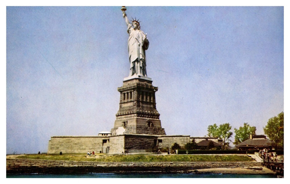 New York City NY New York Statue of Liberty Bedloe's Island Chrome Postcard