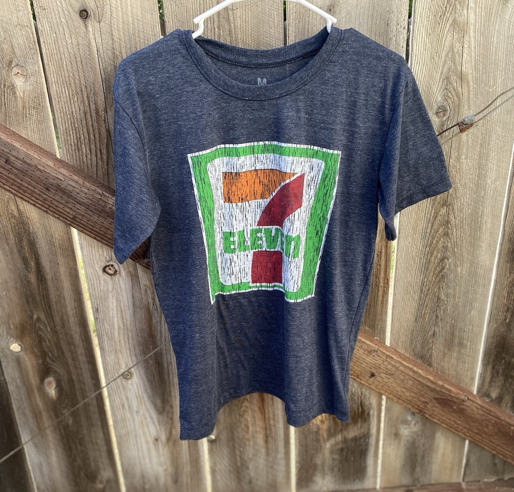 Chang Sud Men's Gray 7-Eleven Graphic Cotton Blend Crew Neck T-Shirt M