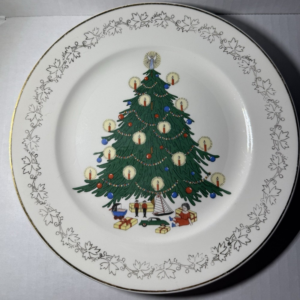 Vintage Atlas China Merry Christmas 22k Gold Trimmed 10