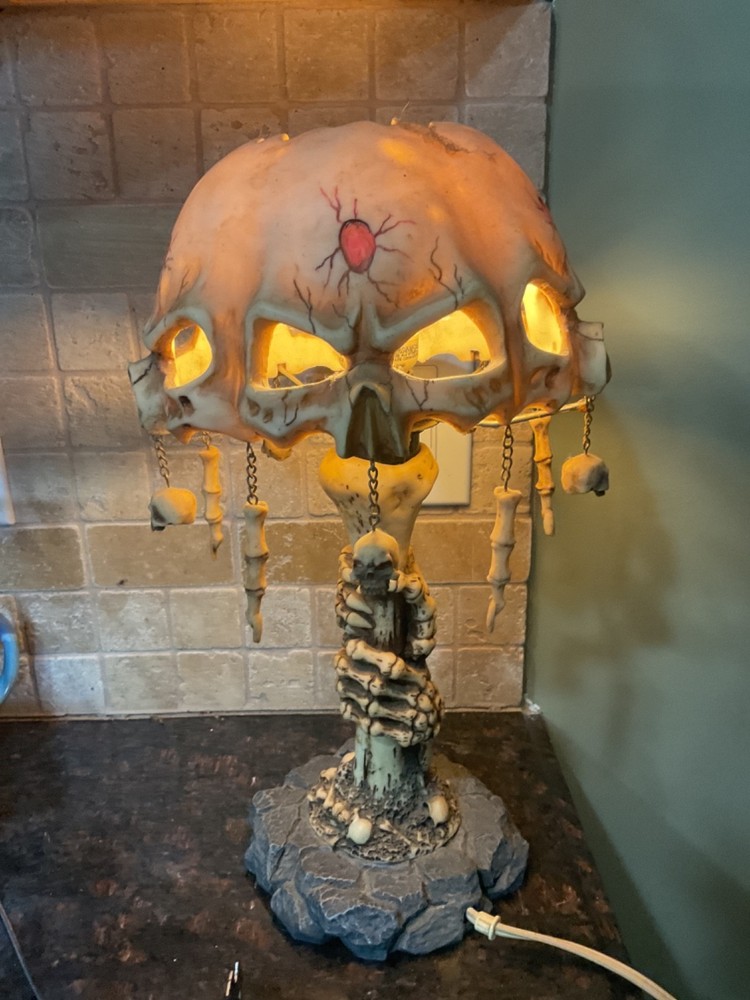 Rare cool vintage novel  skull resin lamp shaped like a skull with bone accents
