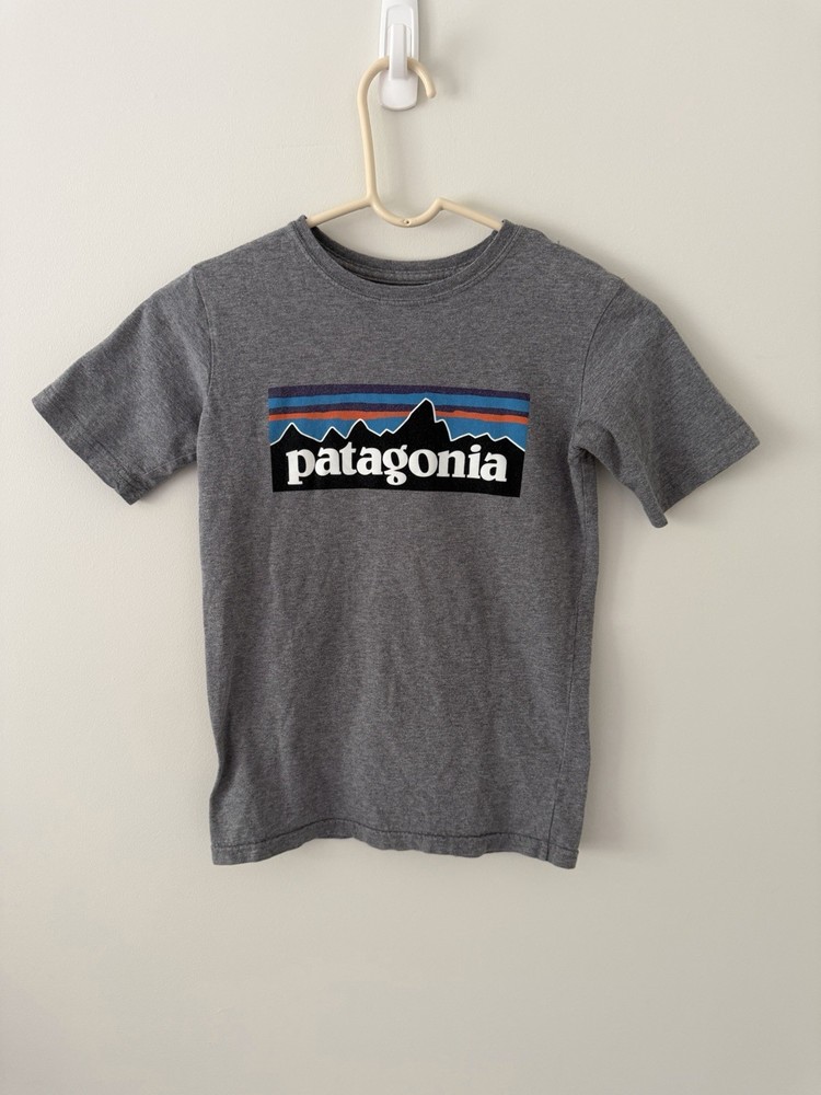Patagonia Kids Graphic Logo T Shirt Gray Organic Cotton Youth Size Small 7-8