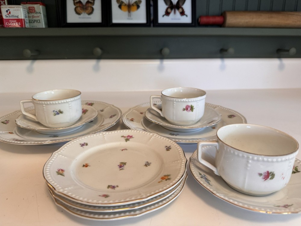 Meissen porcelain Scattered Flowers Set