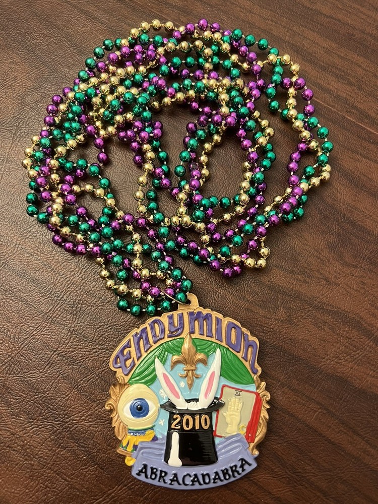 Krewe Of Endymion New Orleans 2010 Abracadabra Mardi Gras Bead Necklace-image