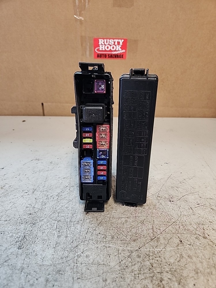 2013 Infiniti G37x Sedan Engine Fuse Relay Unit Assembly 7254576330