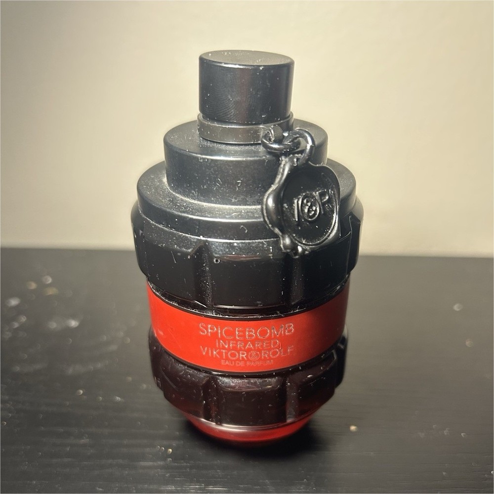 Viktor & Rolf Spicebomb Infrared Eau de Parfum Spray, 3.04 Fl Oz