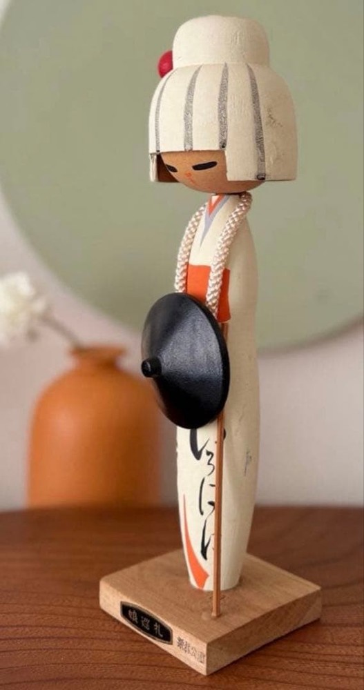 Creative Kokeshi Doll 23.5cm Vintage White Hair Red Ornament Umbrella