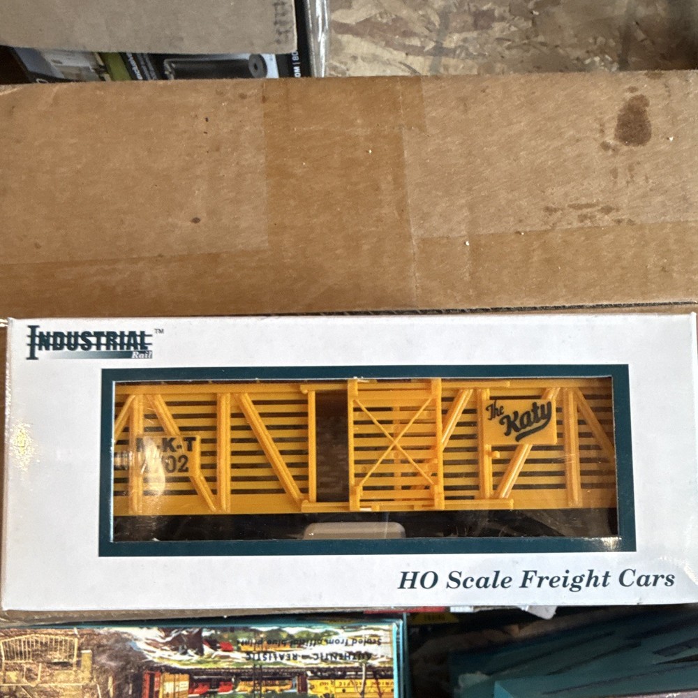 Industrial Rail The Katy HO Freight Car Yellow Analog DC MPN 8797