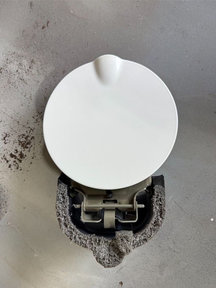 09-24 Ram 2500 3500 Fuel Filler Door Flap With Hinge White New Take Off Perfect