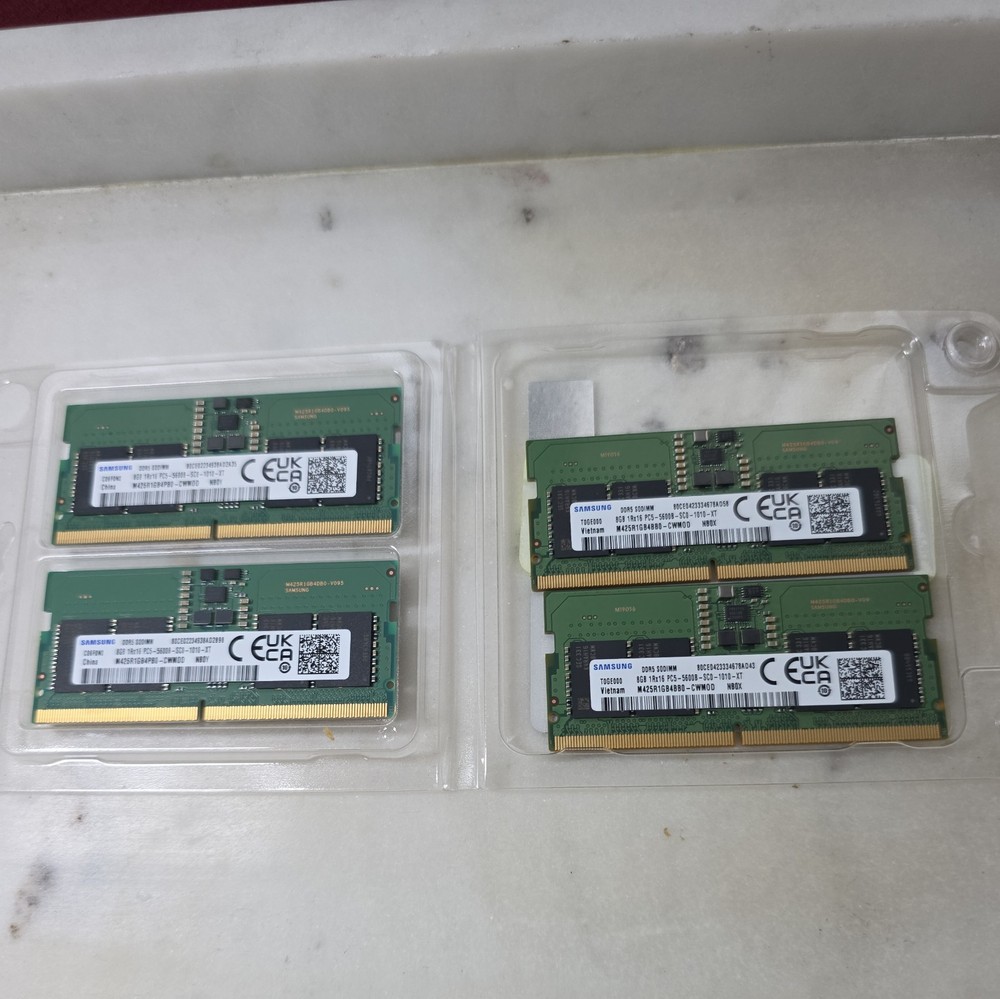4X Samsung DDR5 SODIMM 8GB (PC5-5600B)