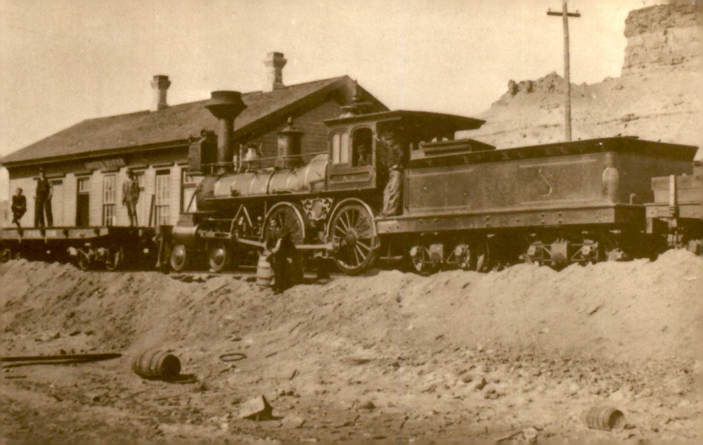 Engine No. 86 at Green River Station, Wyoming, 49624-C Postcard