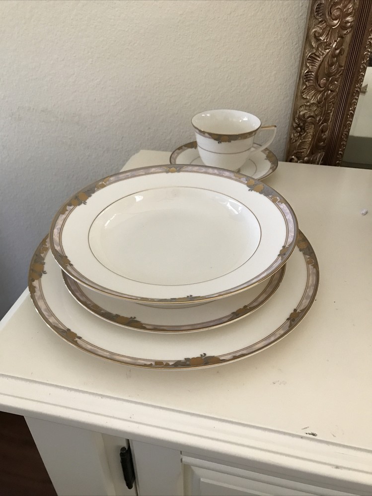 Mikasa Lac79 Prose 5 Pc dinnerware set Fine Ivory Bone China 1980’s