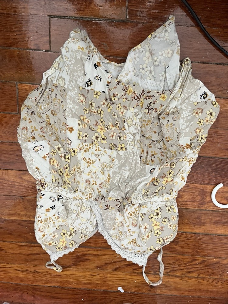 No Boundaries Women's White Lace Floral Sequin Camisole Top, Size S Regular