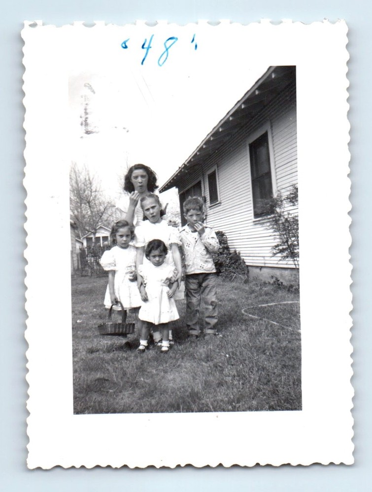 Old Vintage Photo WOMAN BOY GIRLS IN YARD EASTER BASKET 1948 SNAPSHOT PIC