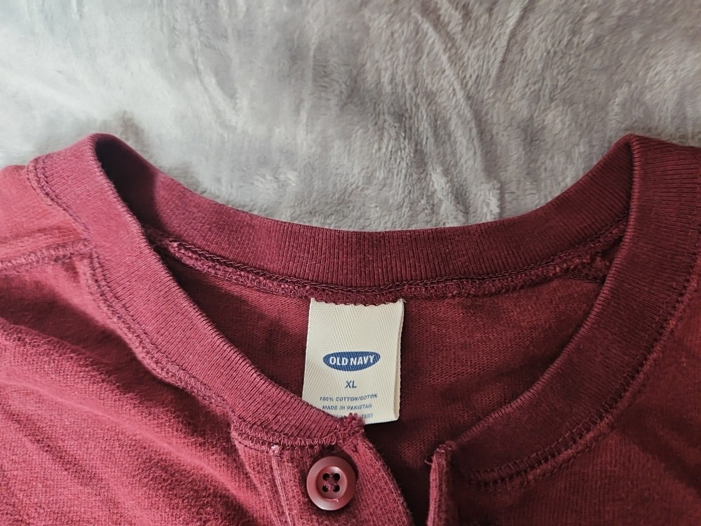 Old Navy Henley Shirt Mens XL  Long Sleeve  Pullover Burgundy