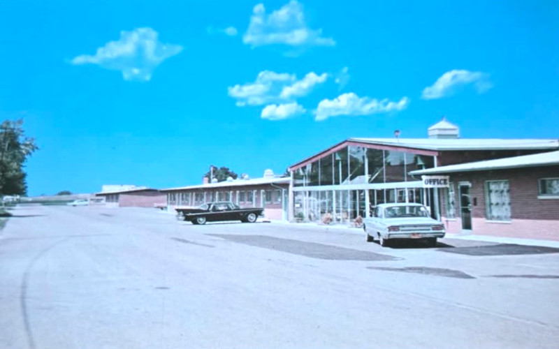 1960s Postcard Express Motel & Restaurant Expressway Woodville Rd Toledo Ohio