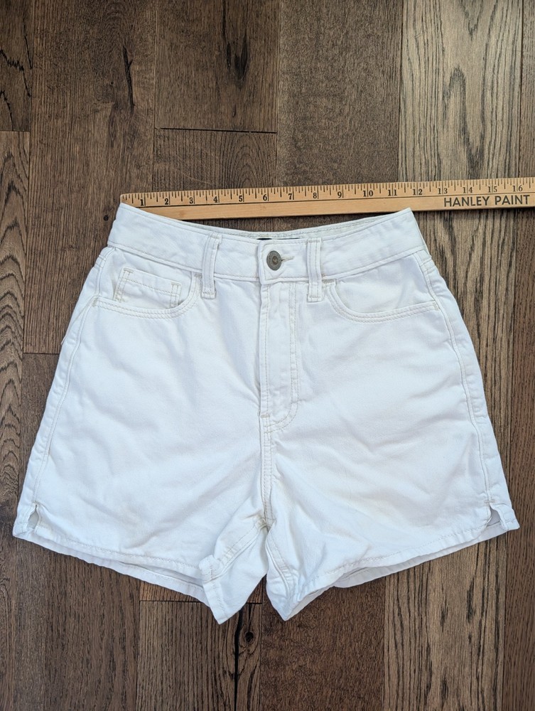 Hollister Womens White High Rise Shorts size 00 Recently purchased in stores