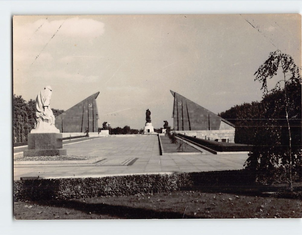 Postcard Soviet War Memorial Berlin Germany