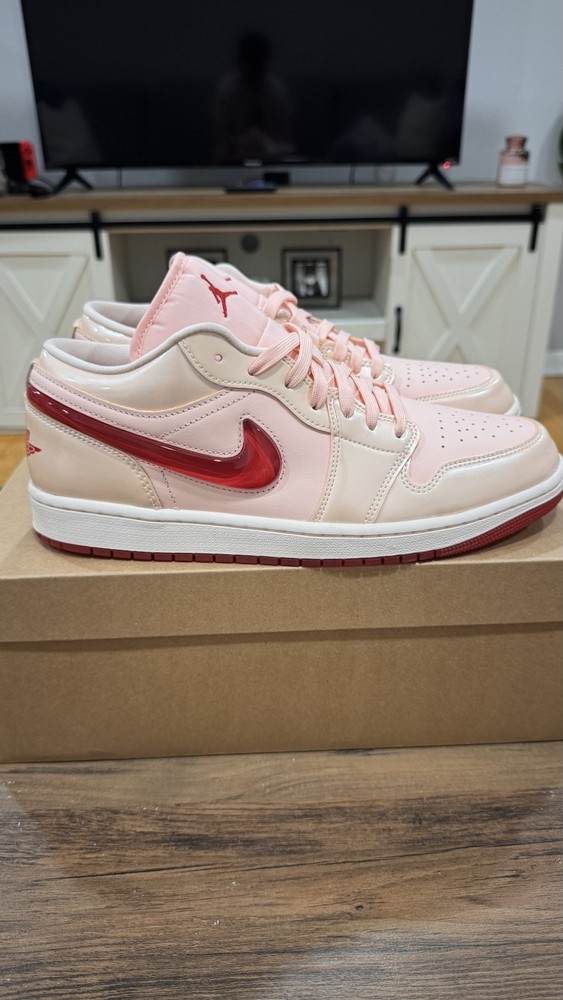 Size 10.5 - Air Jordan 1 SE Low Patent Valentine's Day W