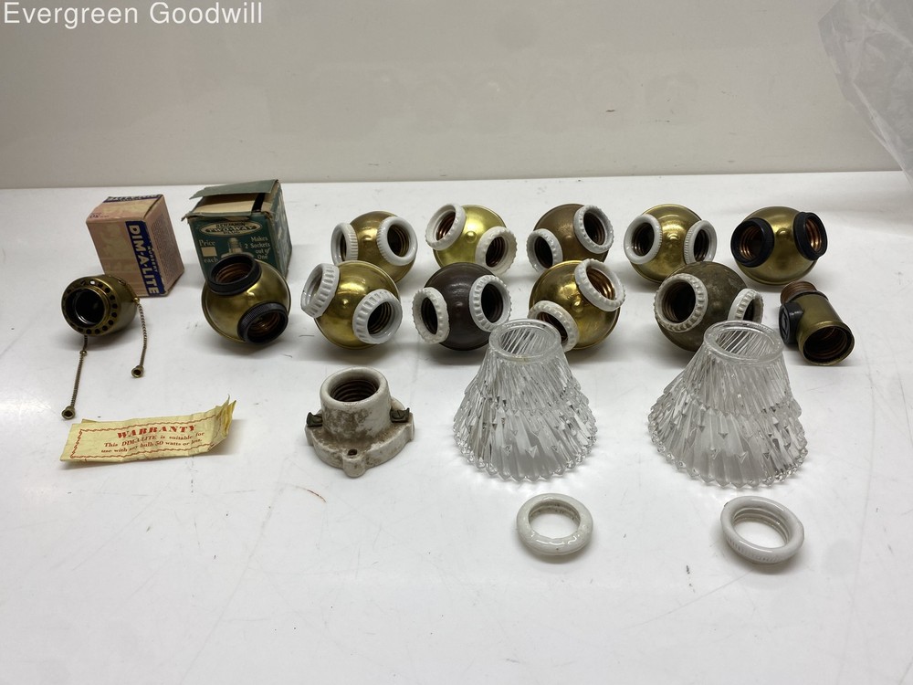 Benjamin - Multi-Light Cluster and Dim-A-Lite - Lighting Socket Lot [UNTESTED]